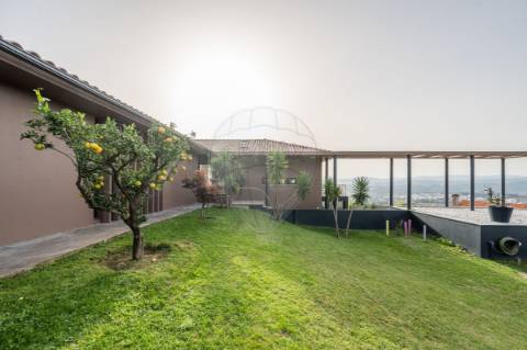 Moradia T7 para venda