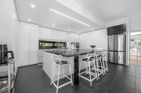 Moradia T7 para venda