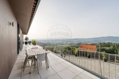 Moradia T7 para venda