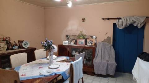 Moradia T4 para venda