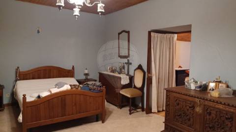 Moradia T4 para venda