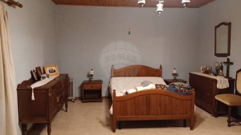 Moradia T4 para venda