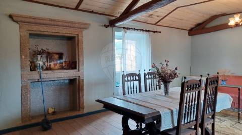 Moradia T4 para venda