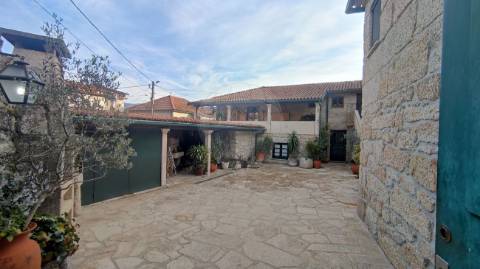 Moradia T4 para venda