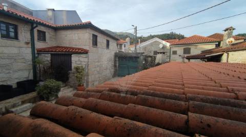 Moradia T4 para venda