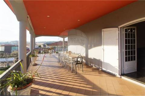 Moradia T4 para venda