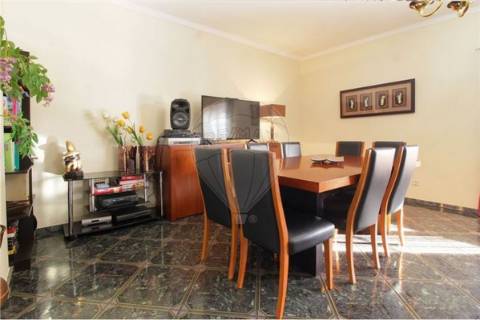 Moradia T4 para venda