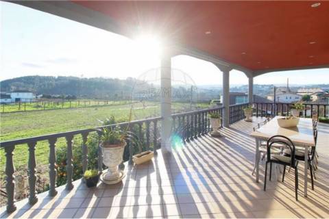 Moradia T4 para venda