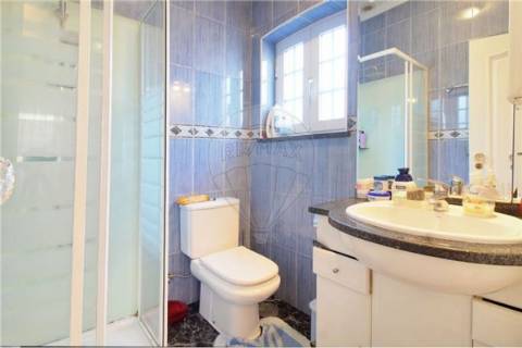 Moradia T4 para venda