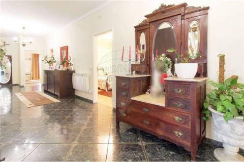 Moradia T4 para venda