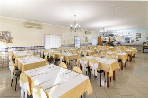 Moradia T4 para venda