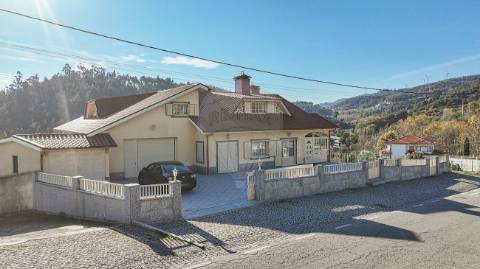 Moradia T5 para venda