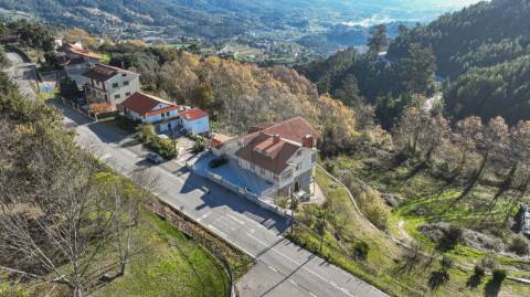 Moradia T5 para venda