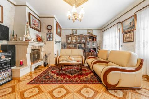 Moradia T5 para venda