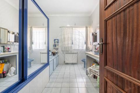 Moradia T5 para venda