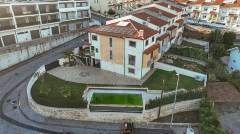 Moradia T4 para venda