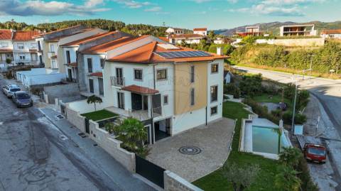 Moradia T4 para venda