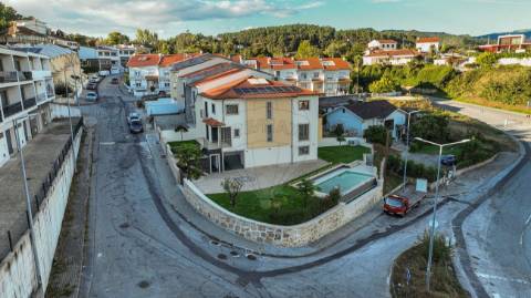 Moradia T4 para venda