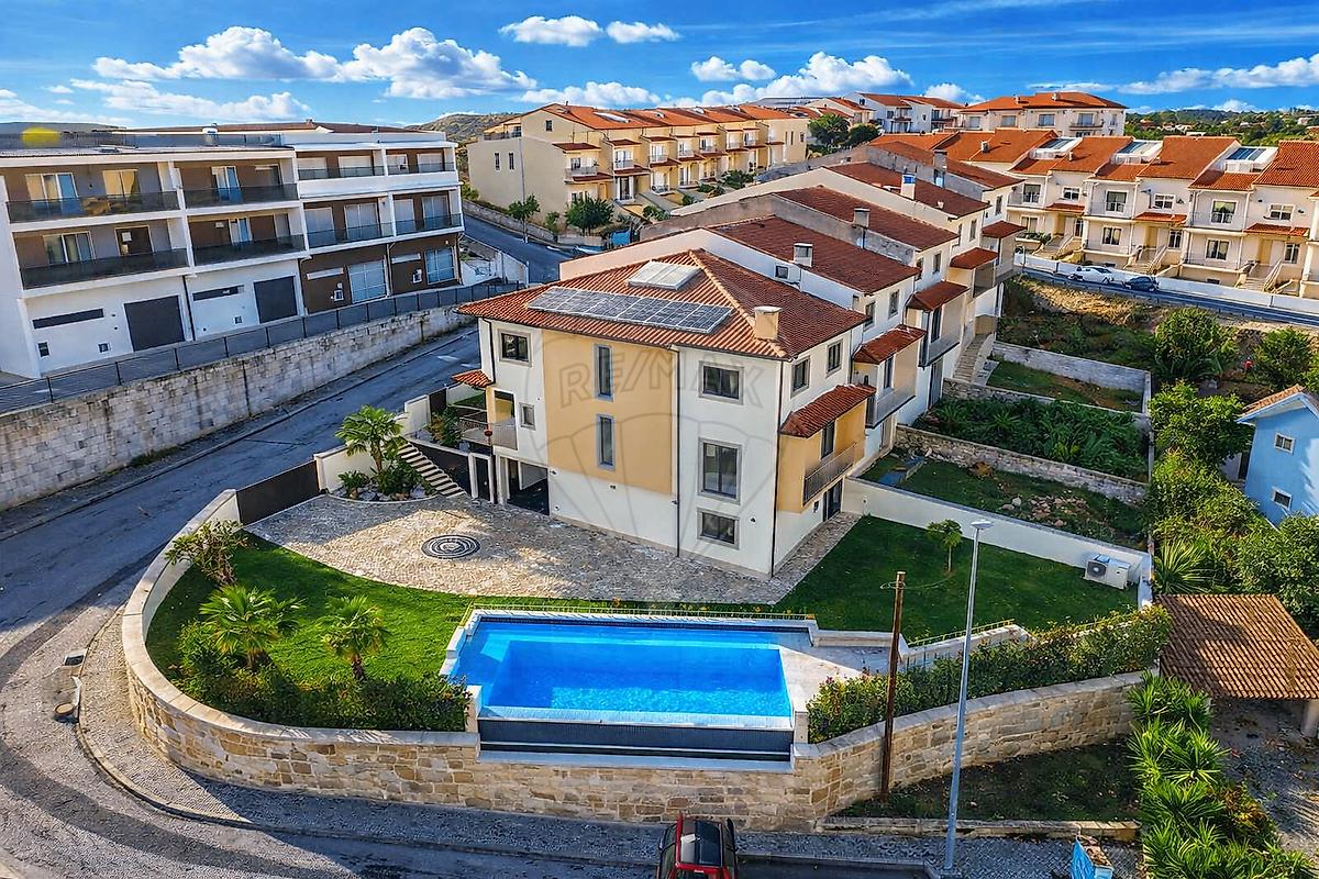 Moradia T4 para venda