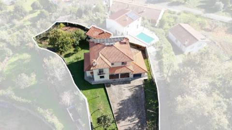 Moradia T4 para venda