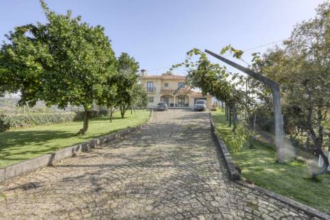 Moradia T4 para venda