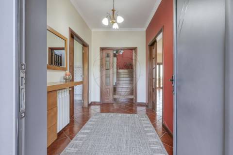 Moradia T4 para venda