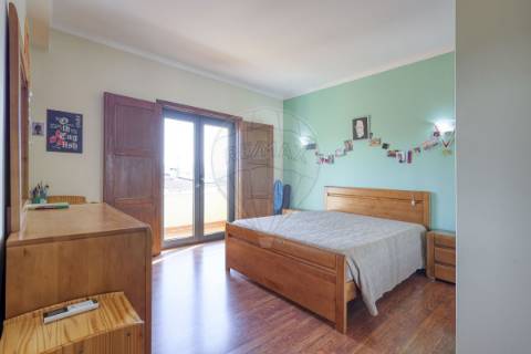 Moradia T4 para venda