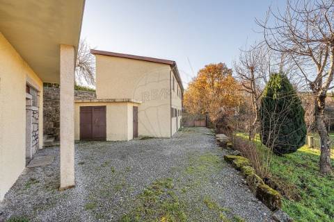 Moradia T11 para venda