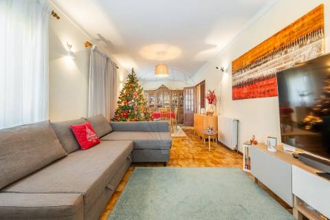 Moradia T11 para venda