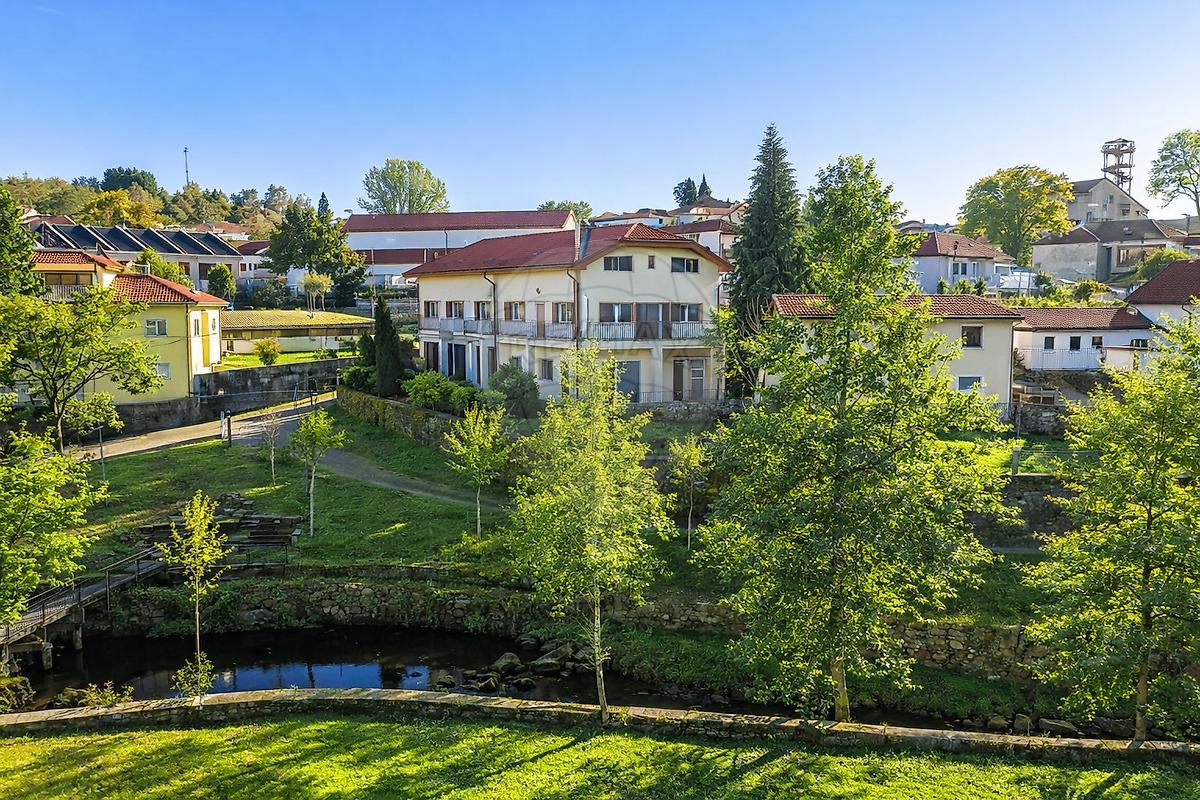 Moradia T11 para venda