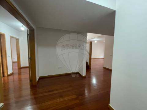 Apartamento T4 para venda