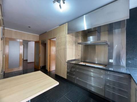 Apartamento T4 para venda