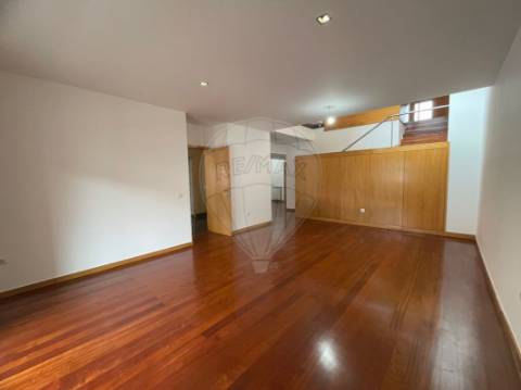 Apartamento T4 para venda