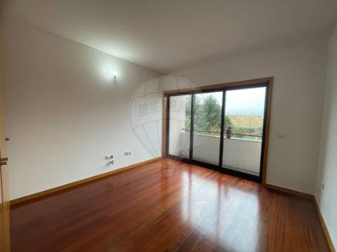 Apartamento T4 para venda