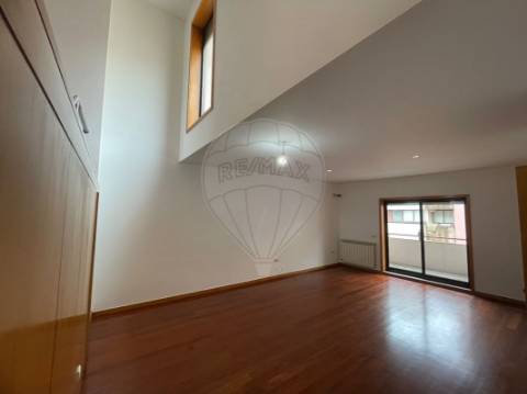 Apartamento T4 para venda