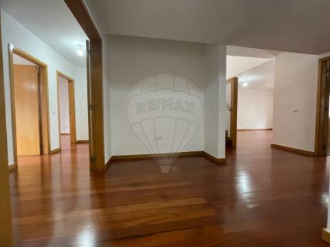Apartamento T4 para venda