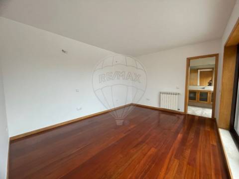 Apartamento T4 para venda