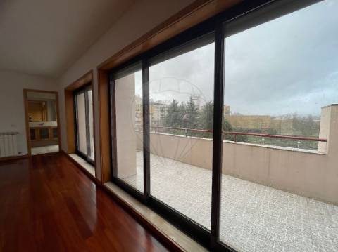 Apartamento T4 para venda