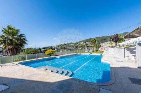 Moradia T5 para venda