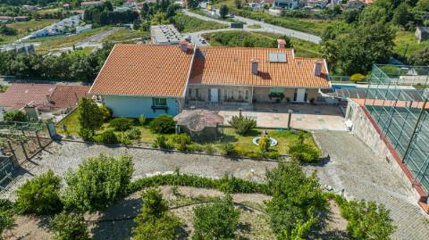 Moradia T5 para venda