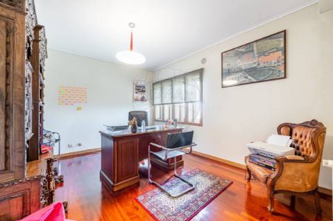 Moradia T5 para venda