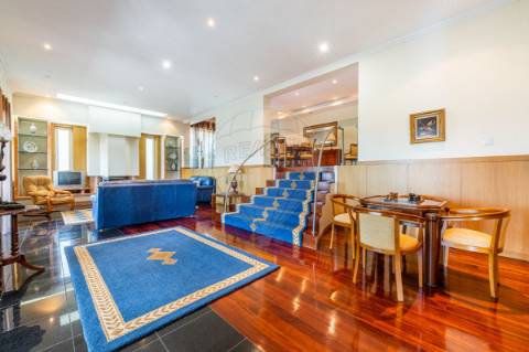 Moradia T5 para venda