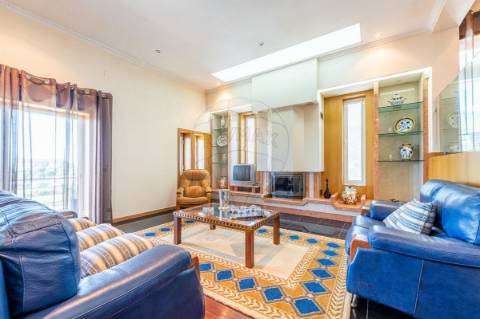 Moradia T5 para venda