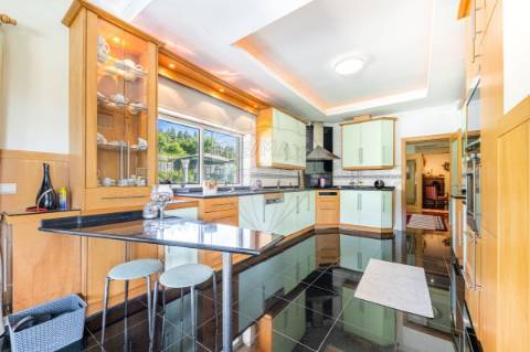 Moradia T5 para venda