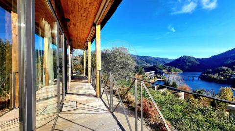 Moradia T4 para venda