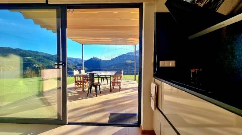 Moradia T4 para venda