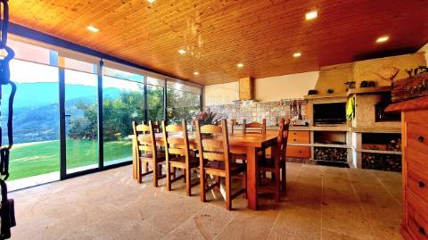 Moradia T4 para venda