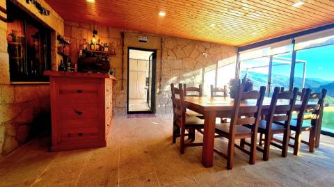 Moradia T4 para venda