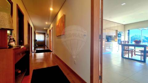 Moradia T4 para venda