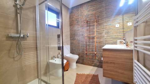 Moradia T4 para venda